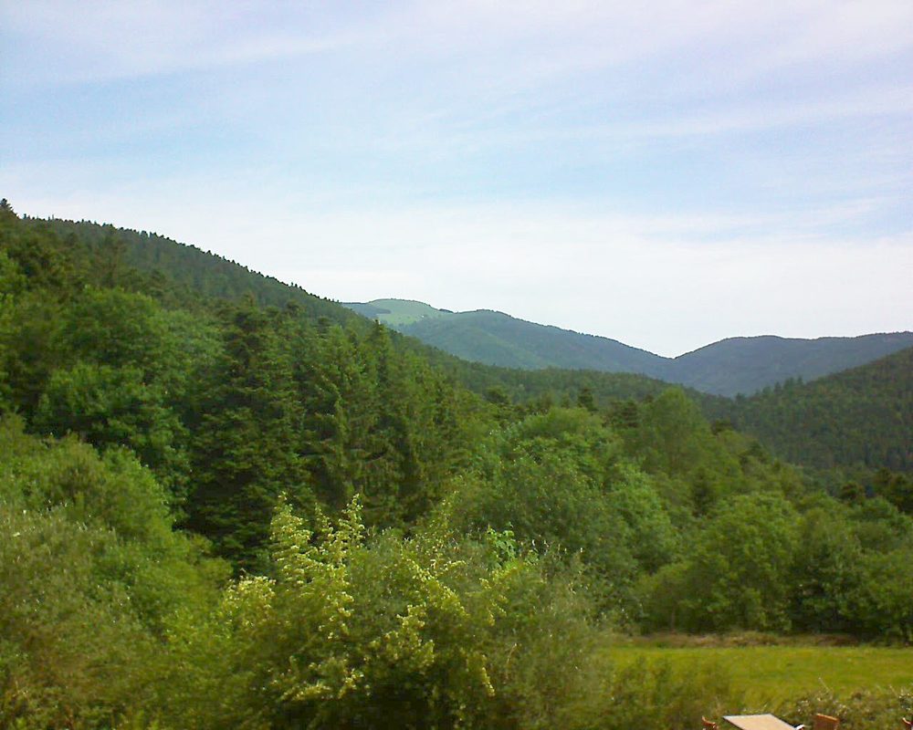 Le petit ballon vu depuis le Domaine Langmatt à Murbach le 09.06.2019 à 10:45 Le petit ballon (Alsace, Vosges) le 09.06.2019 à 10:45