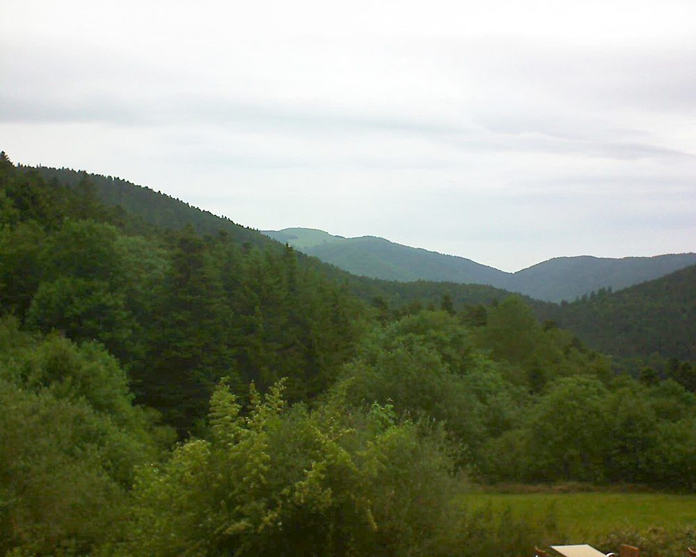 Le petit ballon vu depuis le Domaine Langmatt à Murbach le 09.06.2019 à 14:00 Le petit ballon (Alsace, Vosges) le 09.06.2019 à 14:00