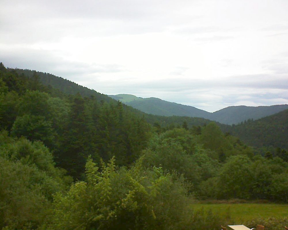 Le petit ballon vu depuis le Domaine Langmatt à Murbach le 09.06.2019 à 15:00 Le petit ballon (Alsace, Vosges) le 09.06.2019 à 15:00