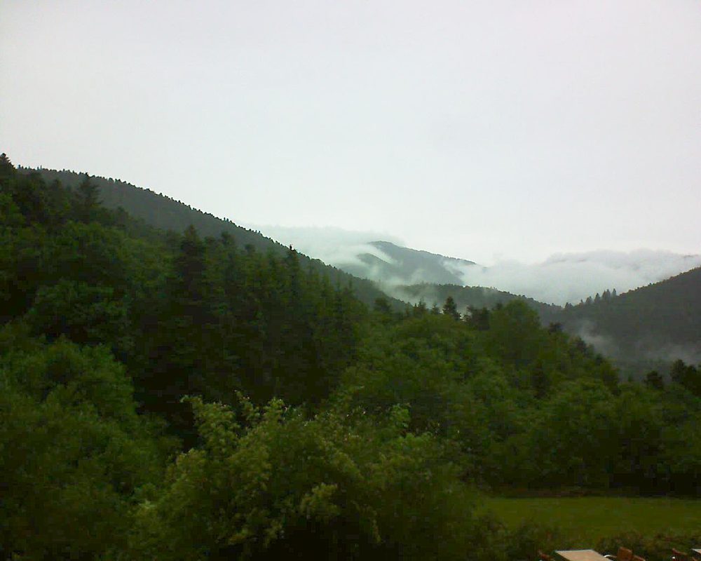 Le petit ballon vu depuis le Domaine Langmatt à Murbach le 10.06.2019 à 11:45 Le petit ballon (Alsace, Vosges) le 10.06.2019 à 11:45