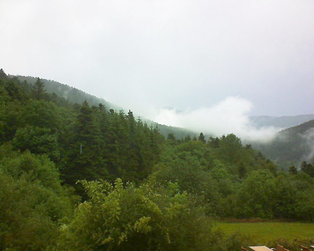 Le petit ballon vu depuis le Domaine Langmatt à Murbach le 10.06.2019 à 12:45 Le petit ballon (Alsace, Vosges) le 10.06.2019 à 12:45
