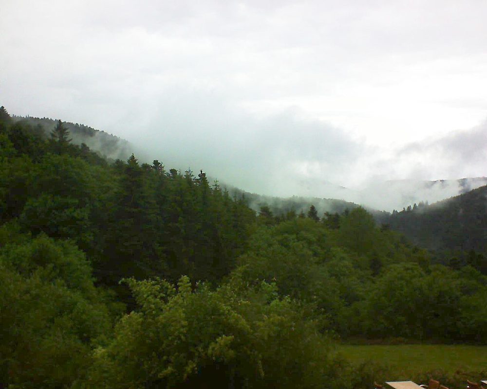 Le petit ballon vu depuis le Domaine Langmatt à Murbach le 10.06.2019 à 13:00 Le petit ballon (Alsace, Vosges) le 10.06.2019 à 13:00