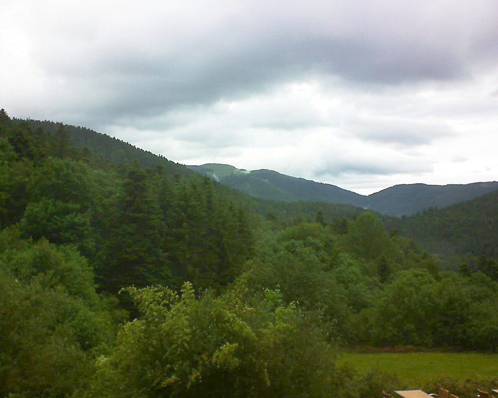 Le petit ballon vu depuis le Domaine Langmatt à Murbach le 10.06.2019 à 18:00 Le petit ballon (Alsace, Vosges) le 10.06.2019 à 18:00
