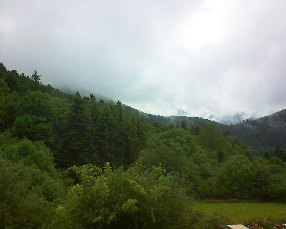 Le petit ballon vu depuis le Domaine Langmatt à Murbach le 11.06.2019 à 12:15 Le petit ballon (Alsace, Vosges) le 11.06.2019 à 12:15