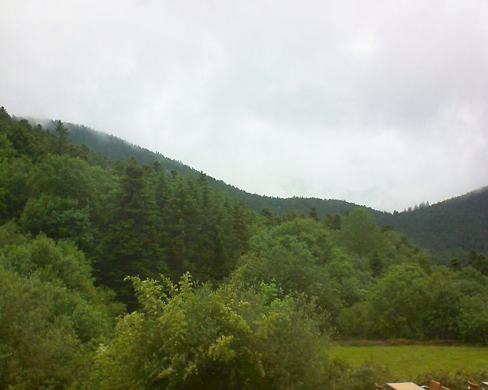 Le petit ballon vu depuis le Domaine Langmatt à Murbach le 11.06.2019 à 15:15 Le petit ballon (Alsace, Vosges) le 11.06.2019 à 15:15