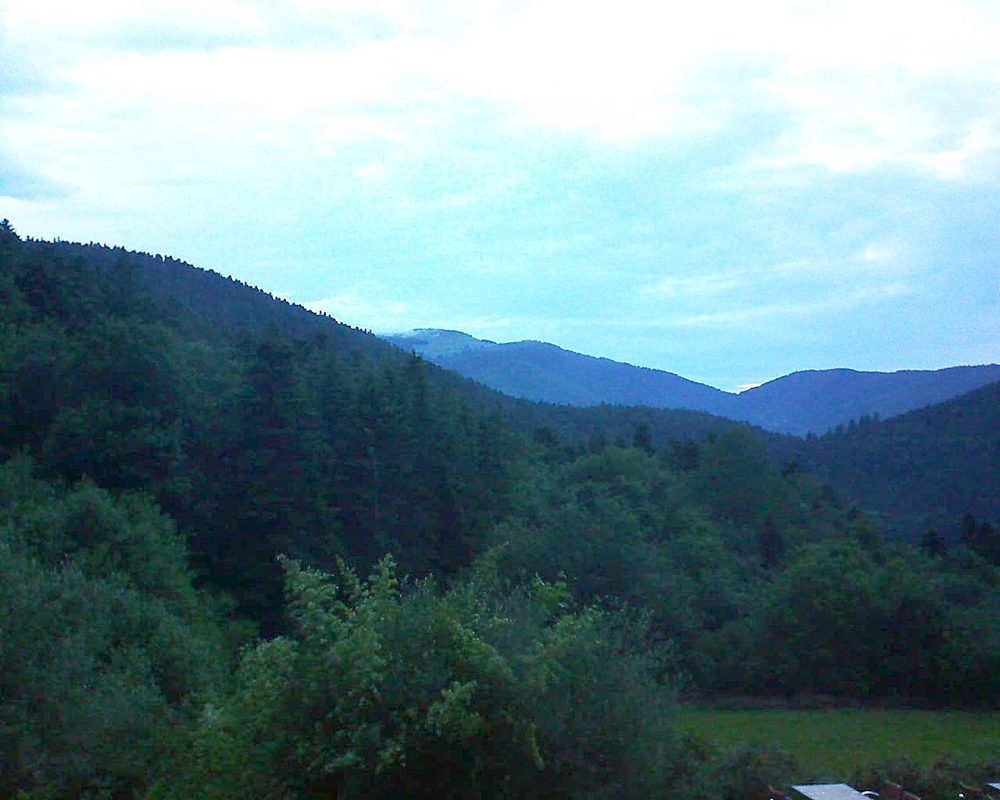 Le petit ballon vu depuis le Domaine Langmatt à Murbach le 11.06.2019 à 21:30 Le petit ballon (Alsace, Vosges) le 11.06.2019 à 21:30