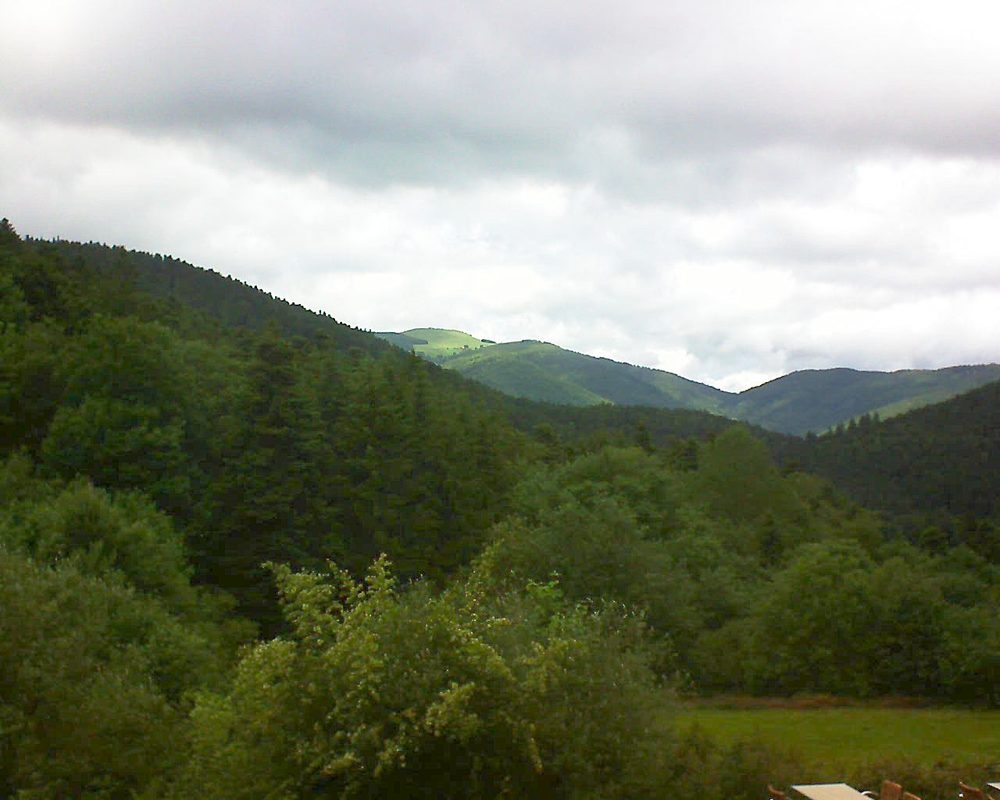 Le petit ballon vu depuis le Domaine Langmatt à Murbach le 12.06.2019 à 12:00 Le petit ballon (Alsace, Vosges) le 12.06.2019 à 12:00