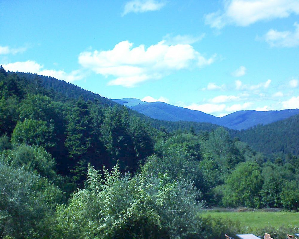 Le petit ballon vu depuis le Domaine Langmatt à Murbach le 12.06.2019 à 16:15 Le petit ballon (Alsace, Vosges) le 12.06.2019 à 16:15