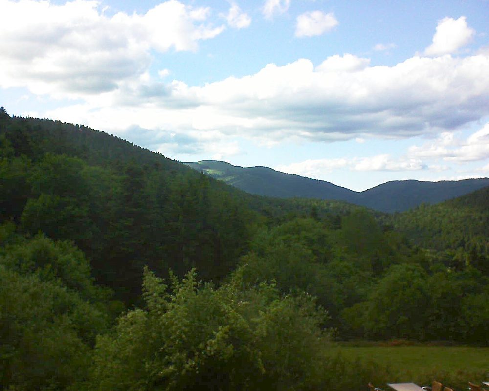 Le petit ballon vu depuis le Domaine Langmatt à Murbach le 12.06.2019 à 18:45 Le petit ballon (Alsace, Vosges) le 12.06.2019 à 18:45