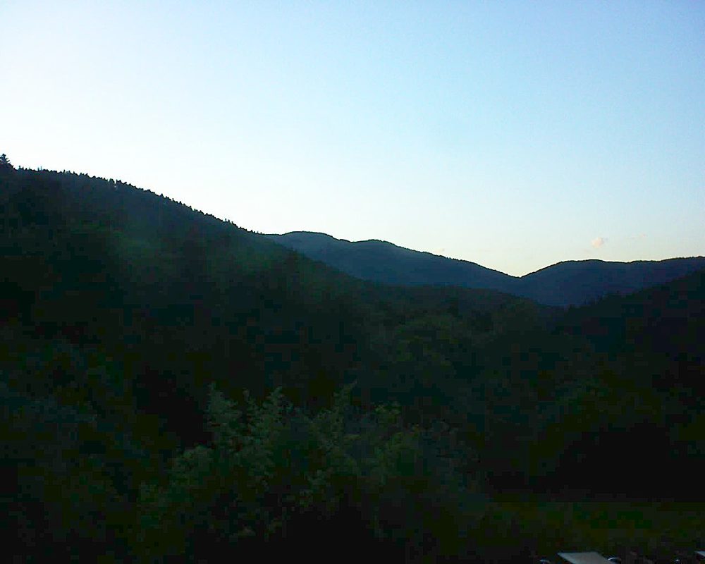 Le petit ballon vu depuis le Domaine Langmatt à Murbach le 12.06.2019 à 21:15 Le petit ballon (Alsace, Vosges) le 12.06.2019 à 21:15