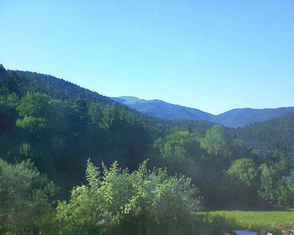 Le petit ballon vu depuis le Domaine Langmatt à Murbach le 13.06.2019 à 18:30 Le petit ballon (Alsace, Vosges) le 13.06.2019 à 18:30