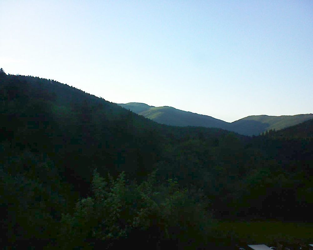 Le petit ballon vu depuis le Domaine Langmatt à Murbach le 13.06.2019 à 20:15 Le petit ballon (Alsace, Vosges) le 13.06.2019 à 20:15