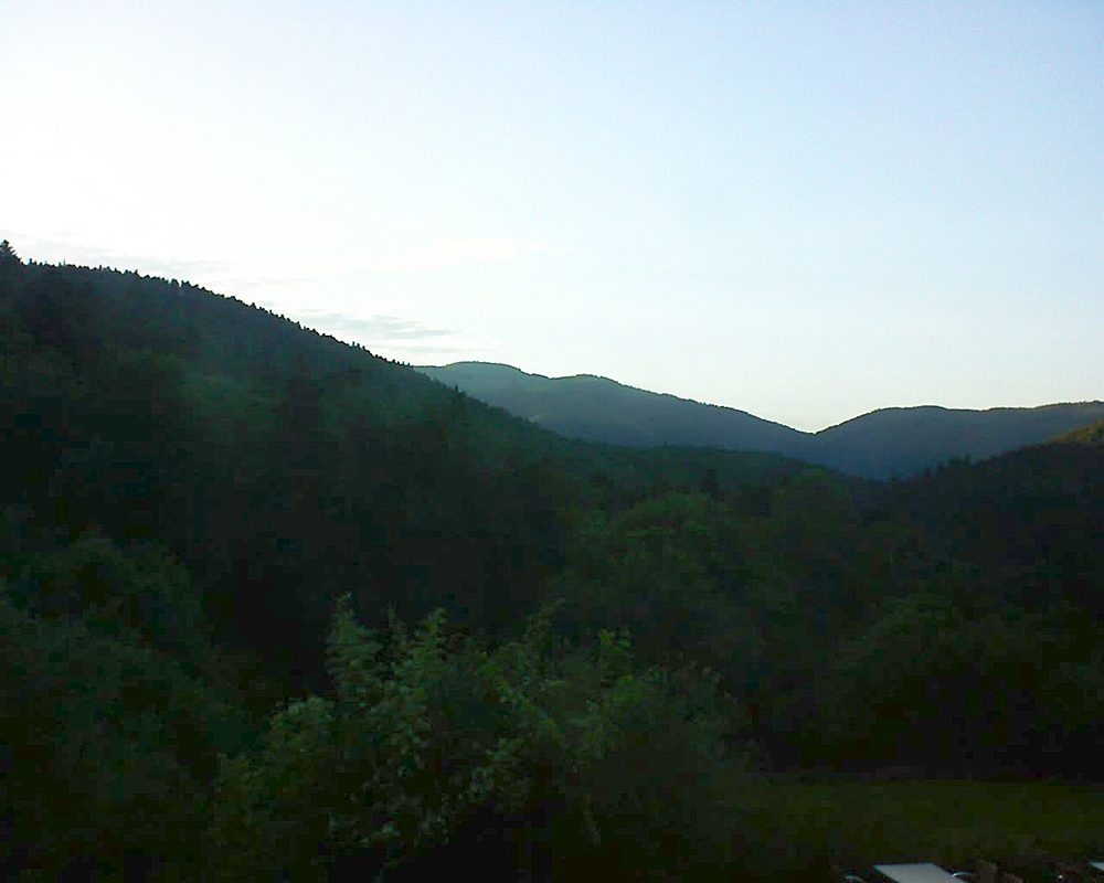 Le petit ballon vu depuis le Domaine Langmatt à Murbach le 13.06.2019 à 20:45 Le petit ballon (Alsace, Vosges) le 13.06.2019 à 20:45