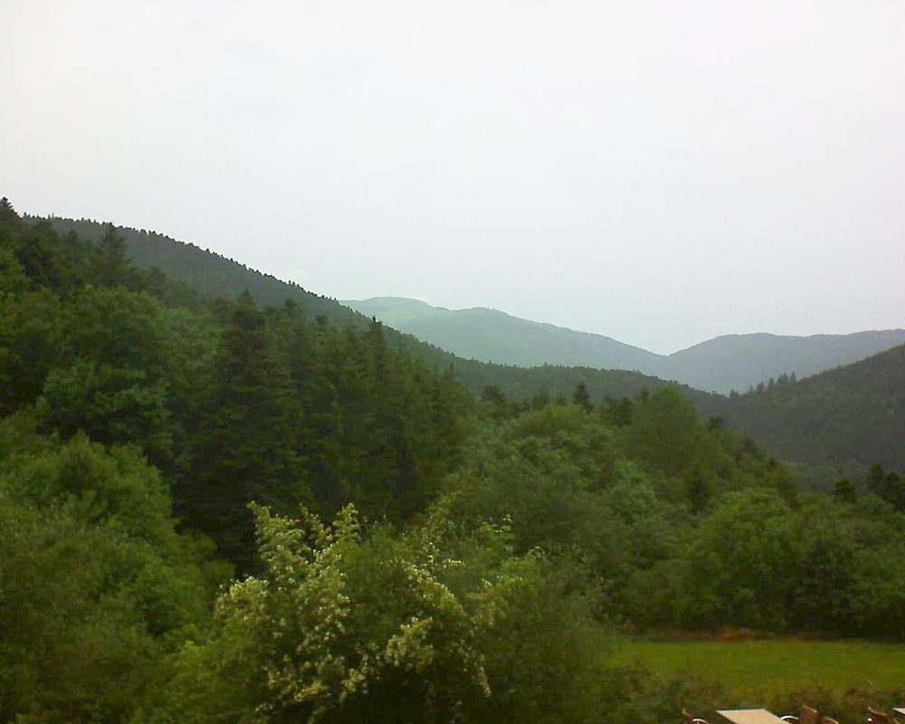 Le petit ballon vu depuis le Domaine Langmatt à Murbach le 14.06.2019 à 14:00 Le petit ballon (Alsace, Vosges) le 14.06.2019 à 14:00