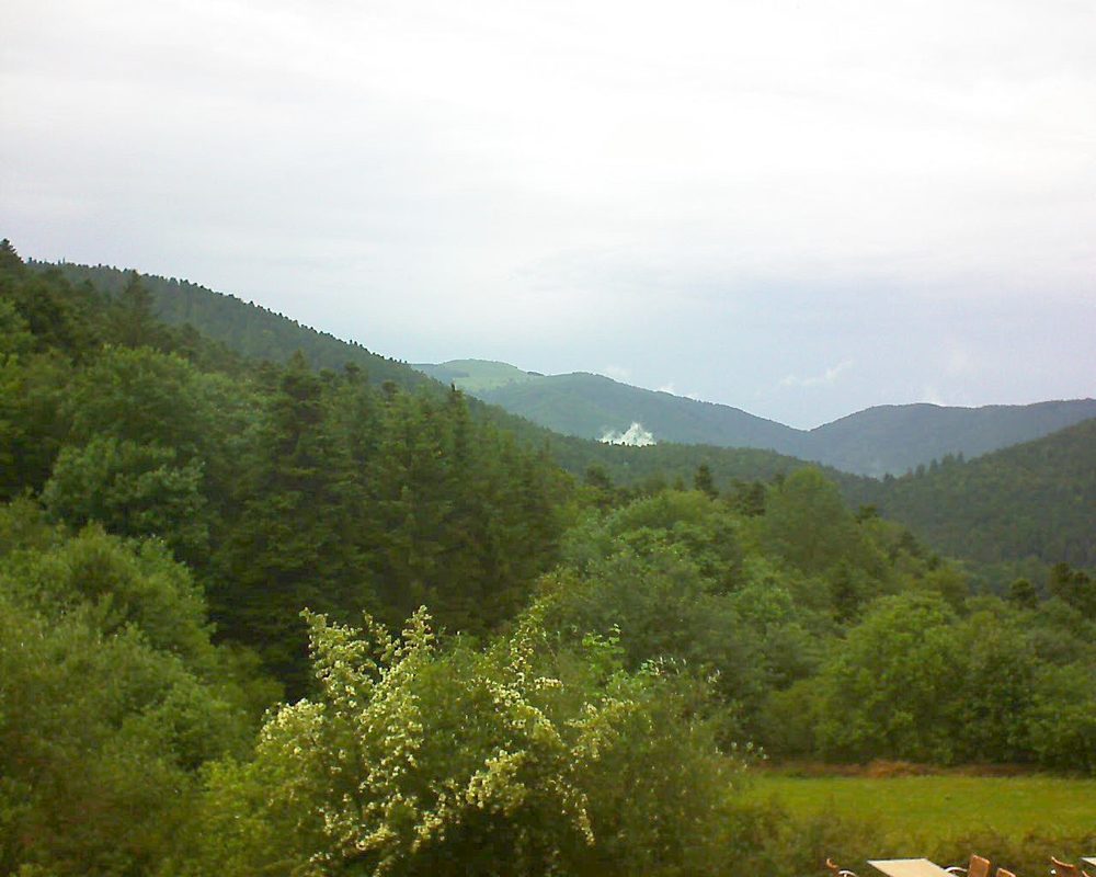 Le petit ballon vu depuis le Domaine Langmatt à Murbach le 14.06.2019 à 15:45 Le petit ballon (Alsace, Vosges) le 14.06.2019 à 15:45