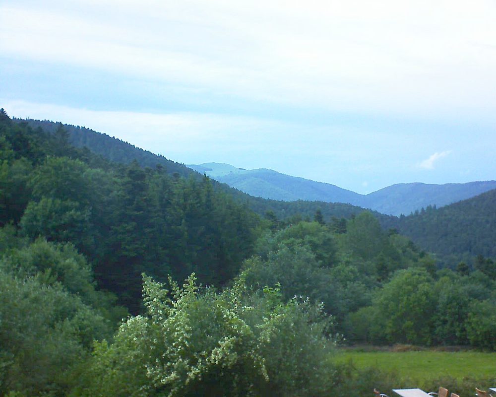 Le petit ballon vu depuis le Domaine Langmatt à Murbach le 14.06.2019 à 17:00 Le petit ballon (Alsace, Vosges) le 14.06.2019 à 17:00