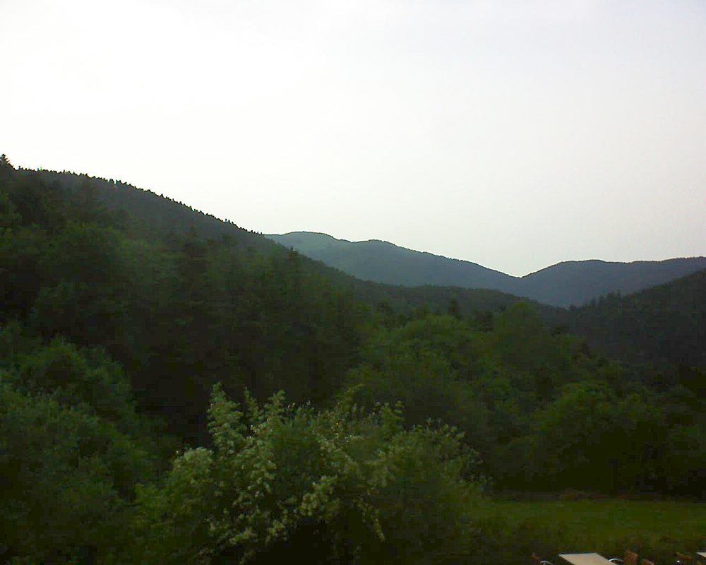 Le petit ballon vu depuis le Domaine Langmatt à Murbach le 14.06.2019 à 20:45 Le petit ballon (Alsace, Vosges) le 14.06.2019 à 20:45