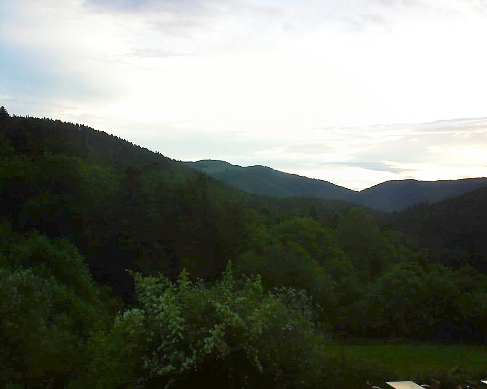 Le petit ballon vu depuis le Domaine Langmatt à Murbach le 15.06.2019 à 05:45 Le petit ballon (Alsace, Vosges) le 15.06.2019 à 05:45