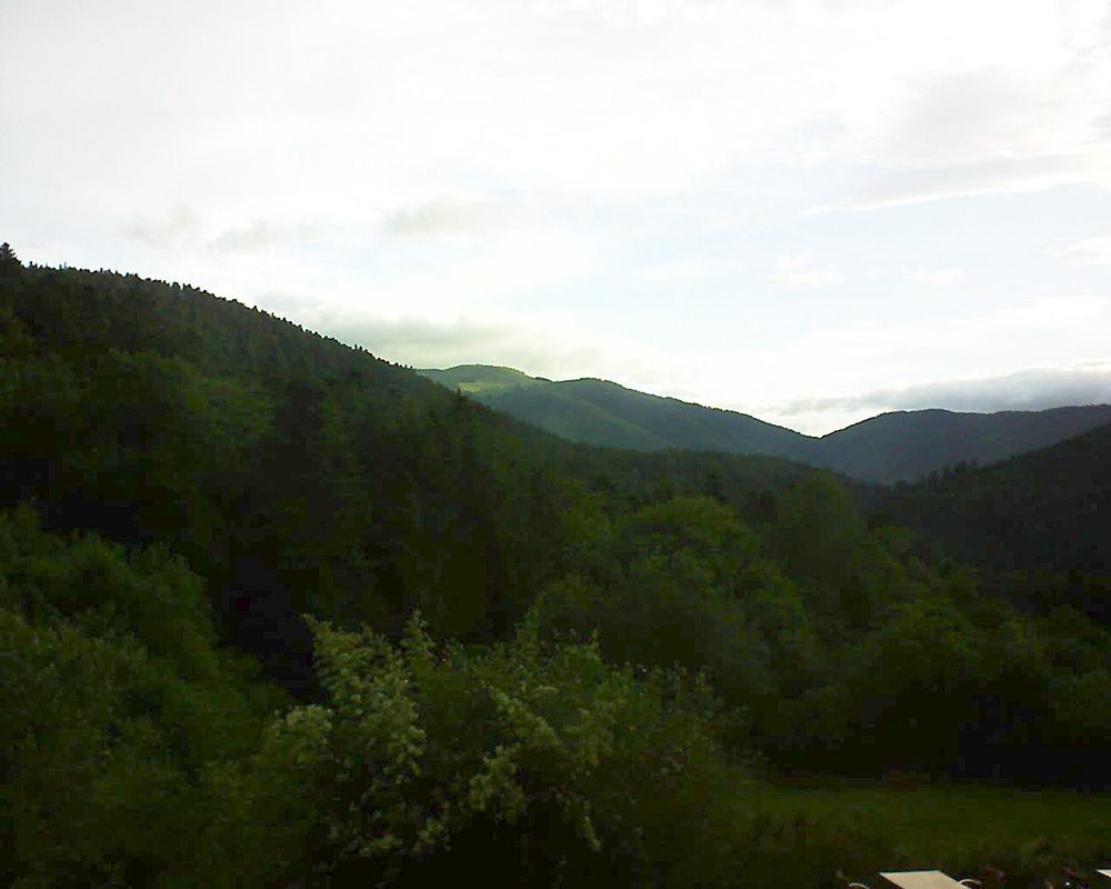 Le petit ballon vu depuis le Domaine Langmatt à Murbach le 15.06.2019 à 06:30 Le petit ballon (Alsace, Vosges) le 15.06.2019 à 06:30