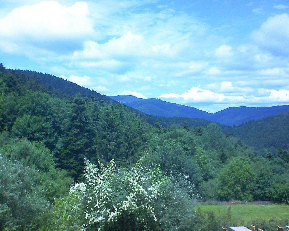 Le petit ballon vu depuis le Domaine Langmatt à Murbach le 15.06.2019 à 13:45 Le petit ballon (Alsace, Vosges) le 15.06.2019 à 13:45