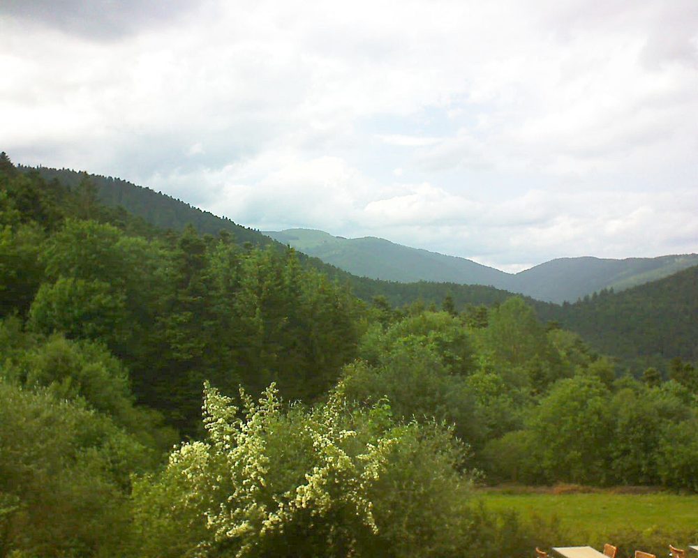 Le petit ballon vu depuis le Domaine Langmatt à Murbach le 15.06.2019 à 17:00 Le petit ballon (Alsace, Vosges) le 15.06.2019 à 17:00