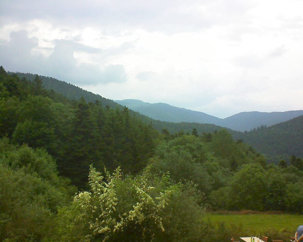 Le petit ballon vu depuis le Domaine Langmatt à Murbach le 15.06.2019 à 18:45 Le petit ballon (Alsace, Vosges) le 15.06.2019 à 18:45
