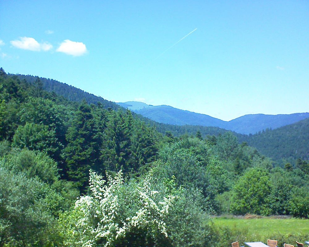 Le petit ballon vu depuis le Domaine Langmatt à Murbach le 17.06.2019 à 14:45 Le petit ballon (Alsace, Vosges) le 17.06.2019 à 14:45