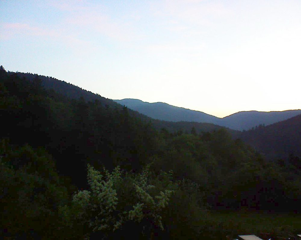 Le petit ballon vu depuis le Domaine Langmatt à Murbach le 18.06.2019 à 05:15 Le petit ballon (Alsace, Vosges) le 18.06.2019 à 05:15