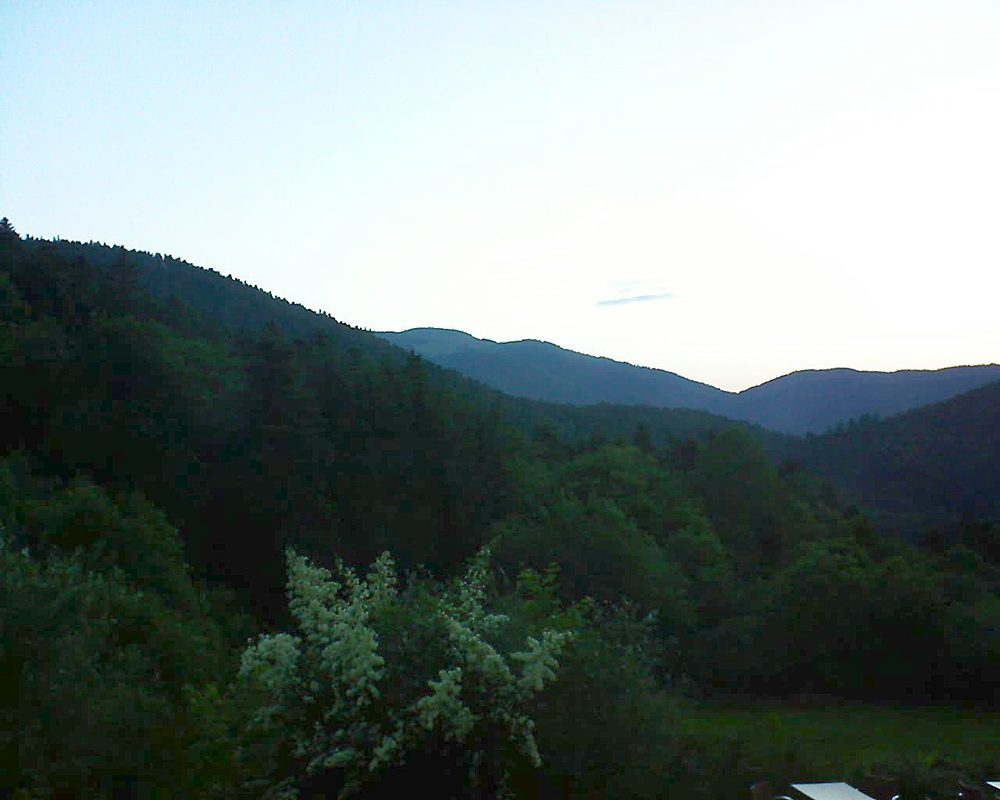 Le petit ballon vu depuis le Domaine Langmatt à Murbach le 19.06.2019 à 05:30 Le petit ballon (Alsace, Vosges) le 19.06.2019 à 05:30