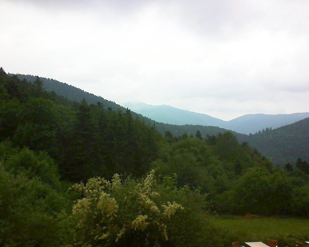 Le petit ballon vu depuis le Domaine Langmatt à Murbach le 22.06.2019 à 14:45 Le petit ballon (Alsace, Vosges) le 22.06.2019 à 14:45