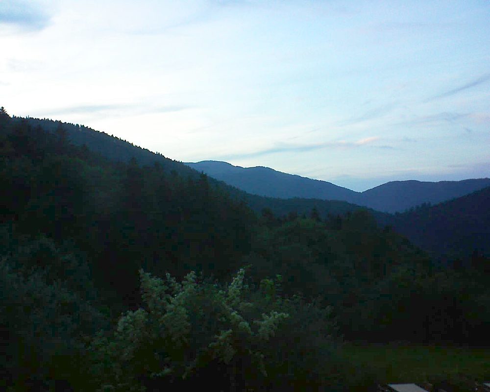 Le petit ballon vu depuis le Domaine Langmatt à Murbach le 23.06.2019 à 21:30 Le petit ballon (Alsace, Vosges) le 23.06.2019 à 21:30