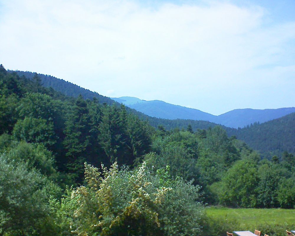 Le petit ballon vu depuis le Domaine Langmatt à Murbach le 25.06.2019 à 15:45 Le petit ballon (Alsace, Vosges) le 25.06.2019 à 15:45