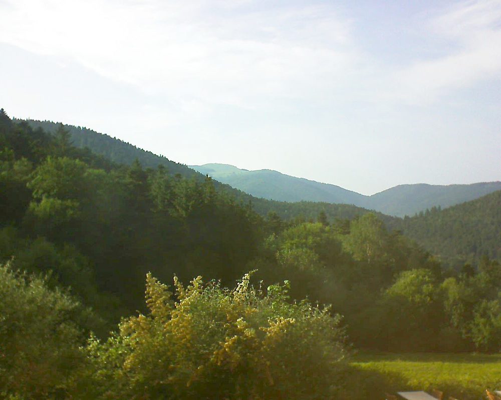 Le petit ballon vu depuis le Domaine Langmatt à Murbach le 25.06.2019 à 18:45 Le petit ballon (Alsace, Vosges) le 25.06.2019 à 18:45