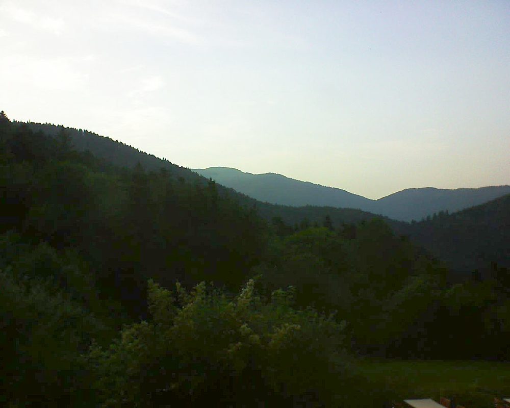 Le petit ballon vu depuis le Domaine Langmatt à Murbach le 25.06.2019 à 20:45 Le petit ballon (Alsace, Vosges) le 25.06.2019 à 20:45