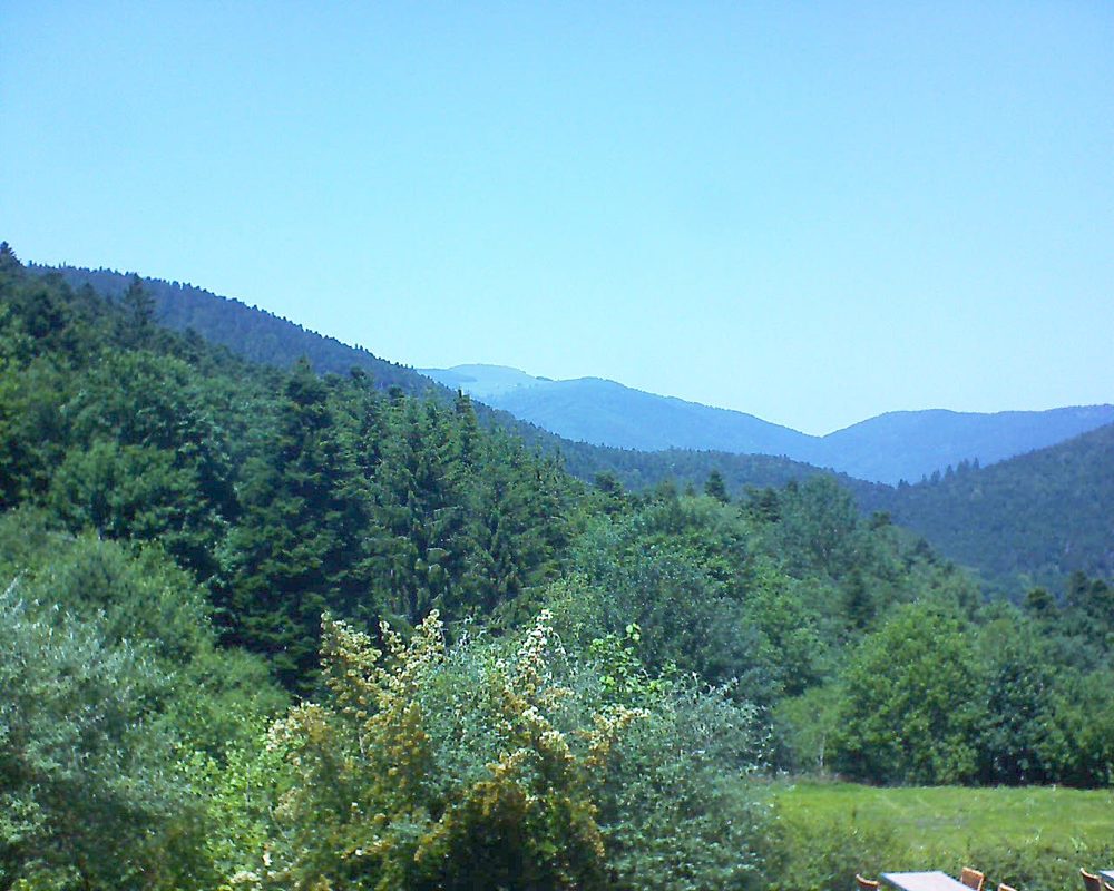 Le petit ballon vu depuis le Domaine Langmatt à Murbach le 26.06.2019 à 14:00 Le petit ballon (Alsace, Vosges) le 26.06.2019 à 14:00