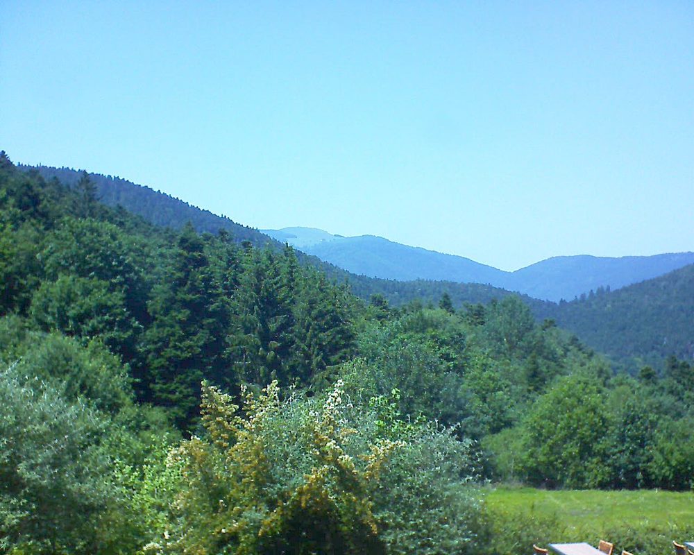 Le petit ballon vu depuis le Domaine Langmatt à Murbach le 26.06.2019 à 14:45 Le petit ballon (Alsace, Vosges) le 26.06.2019 à 14:45