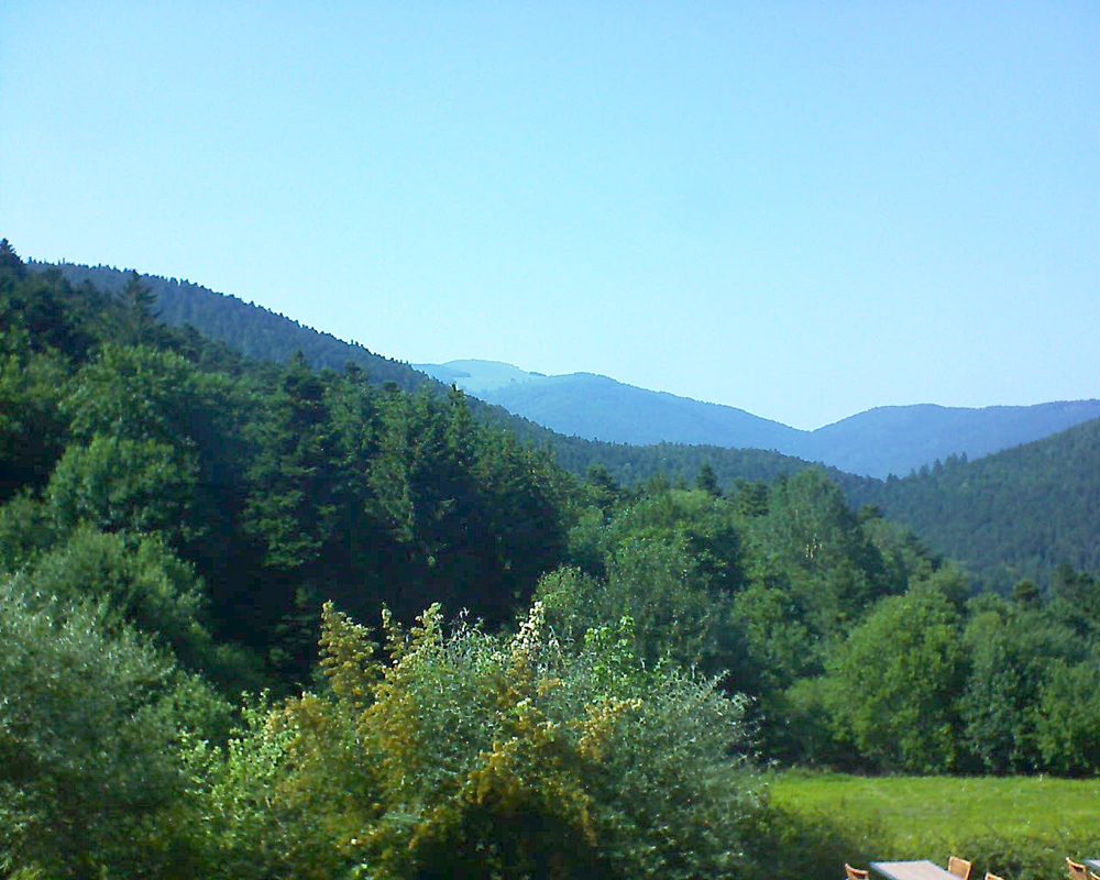 Le petit ballon vu depuis le Domaine Langmatt à Murbach le 26.06.2019 à 16:45 Le petit ballon (Alsace, Vosges) le 26.06.2019 à 16:45