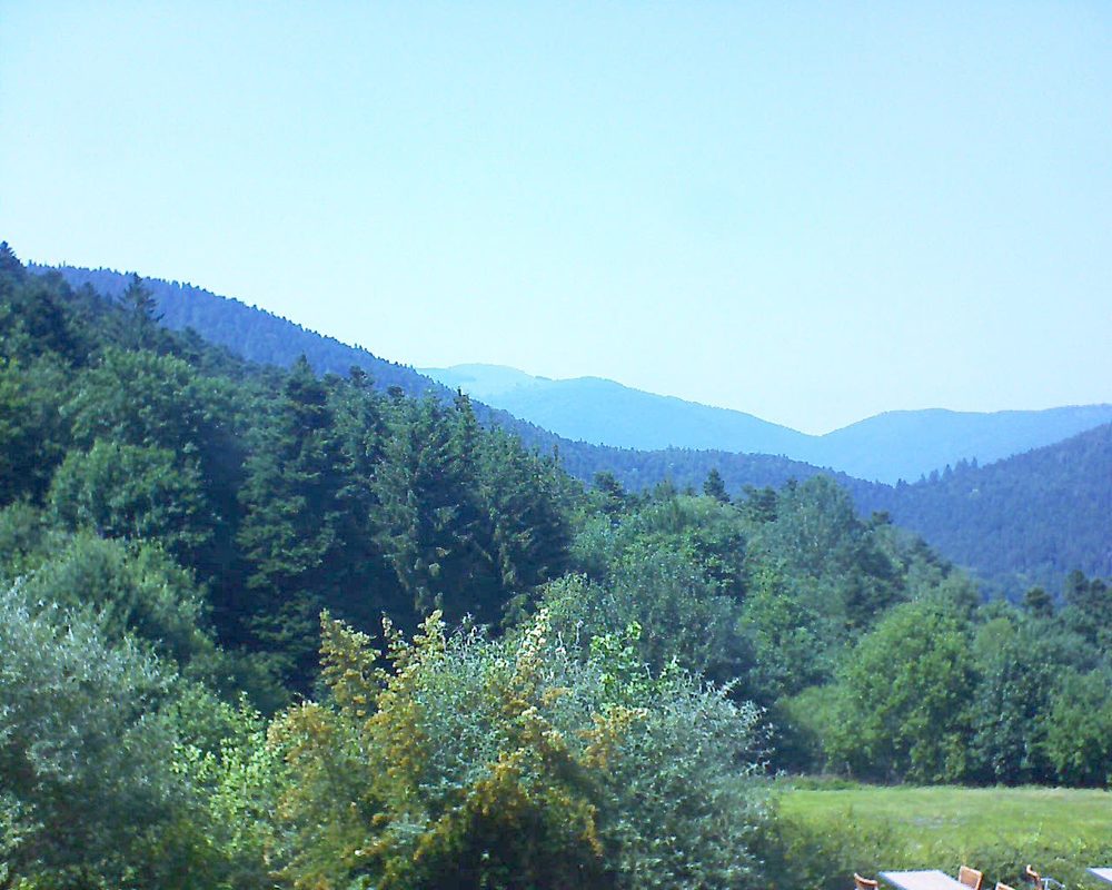 Le petit ballon vu depuis le Domaine Langmatt à Murbach le 27.06.2019 à 15:45 Le petit ballon (Alsace, Vosges) le 27.06.2019 à 15:45