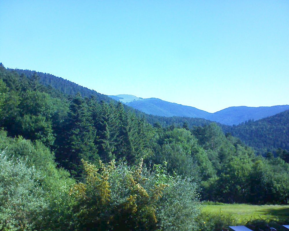 Le petit ballon vu depuis le Domaine Langmatt à Murbach le 28.06.2019 à 09:00 Le petit ballon (Alsace, Vosges) le 28.06.2019 à 09:00
