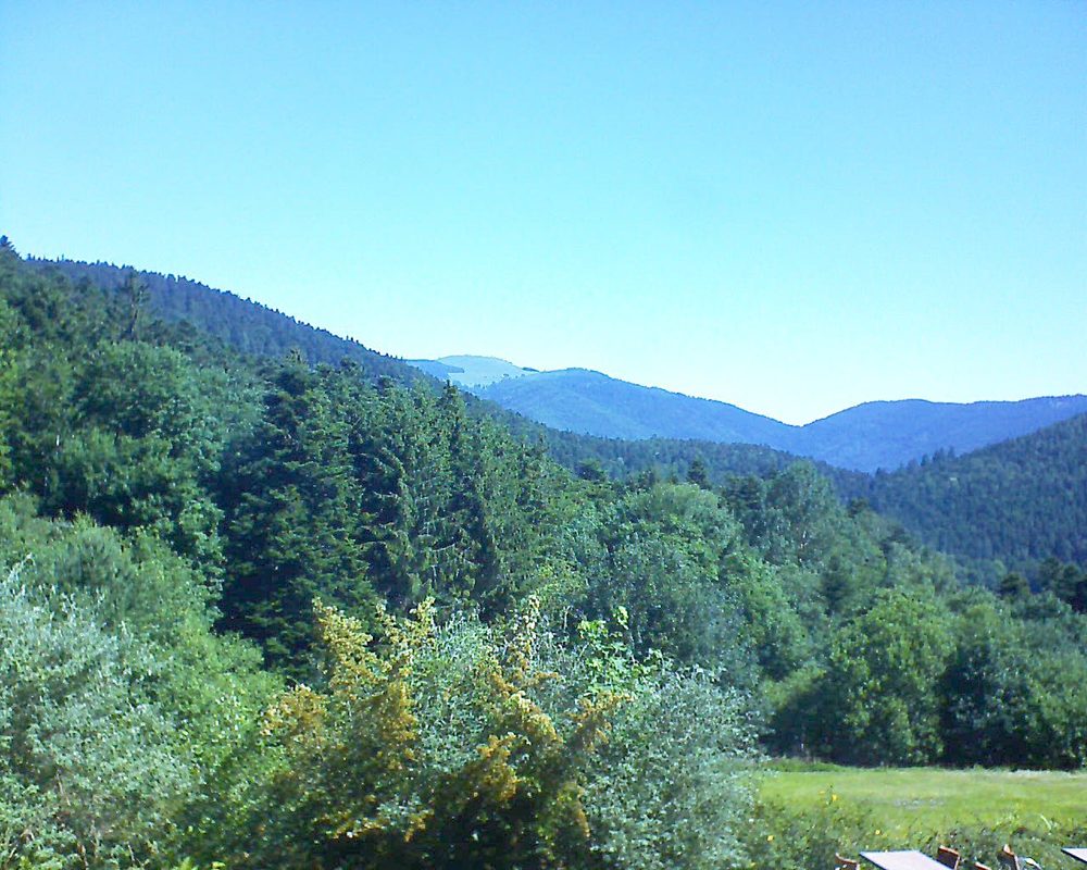 Le petit ballon vu depuis le Domaine Langmatt à Murbach le 28.06.2019 à 10:45 Le petit ballon (Alsace, Vosges) le 28.06.2019 à 10:45