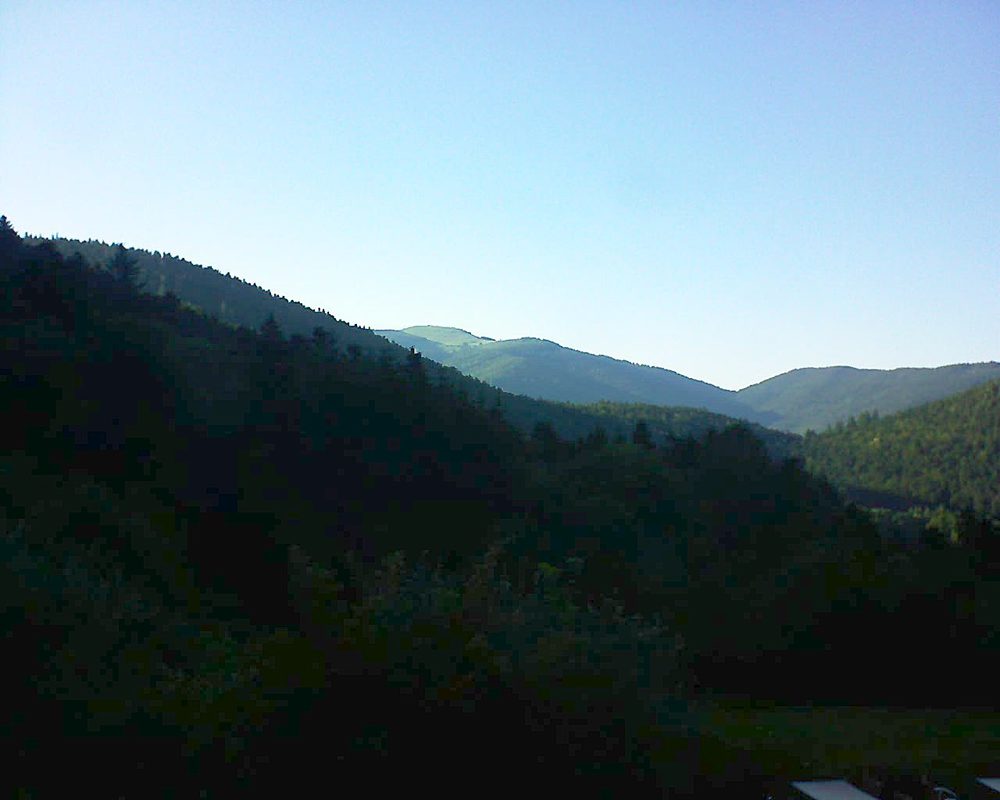 Le petit ballon vu depuis le Domaine Langmatt à Murbach le 28.06.2019 à 19:30 Le petit ballon (Alsace, Vosges) le 28.06.2019 à 19:30