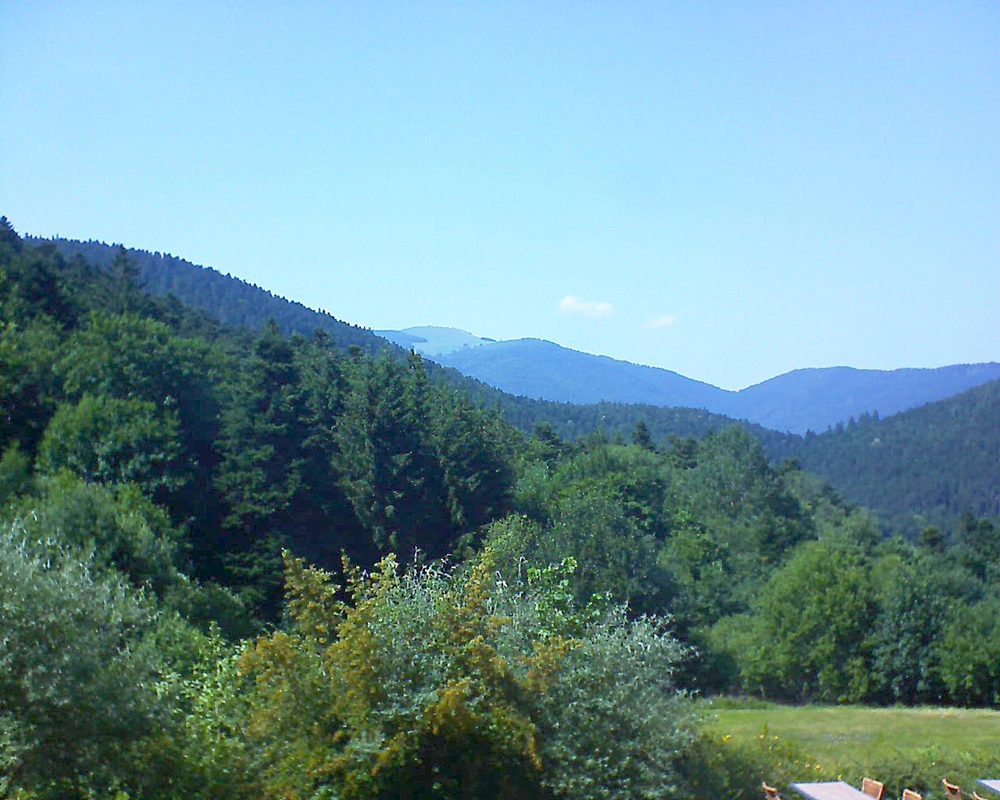 Le petit ballon vu depuis le Domaine Langmatt à Murbach le 30.06.2019 à 16:00 Le petit ballon (Alsace, Vosges) le 30.06.2019 à 16:00
