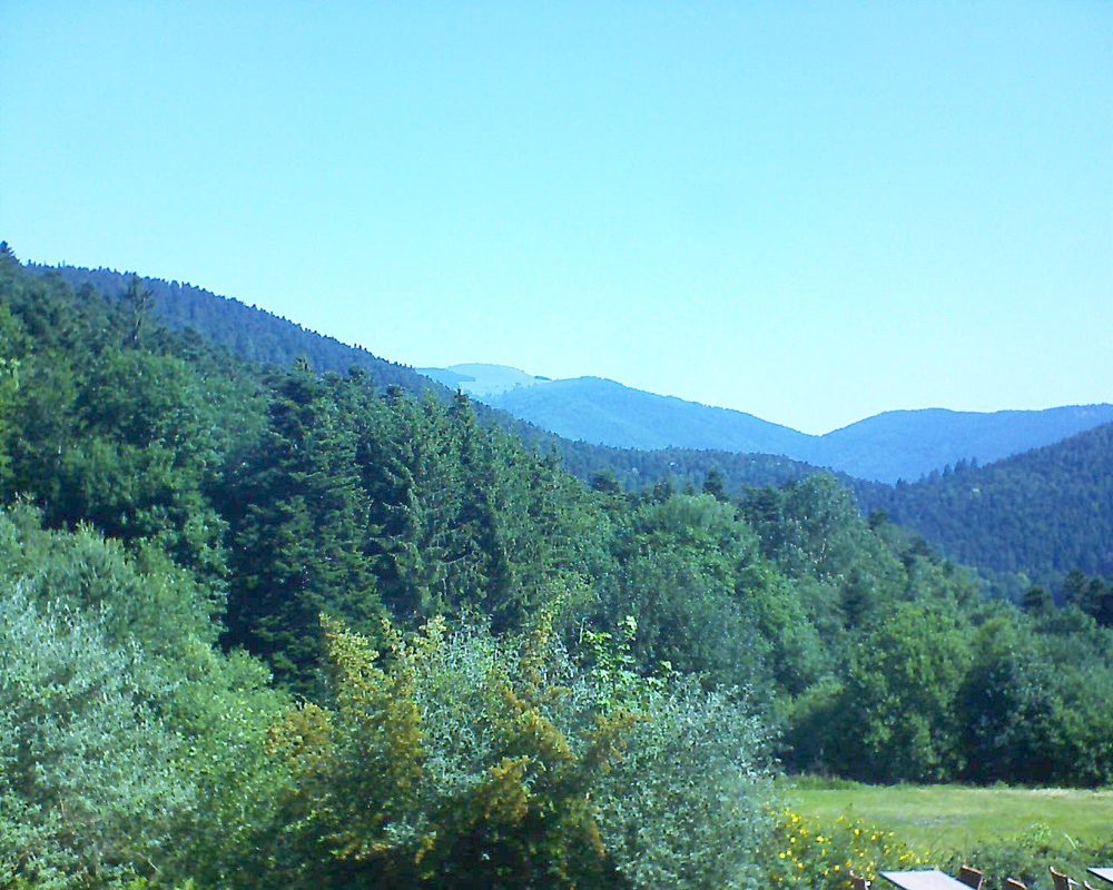 Le petit ballon vu depuis le Domaine Langmatt à Murbach le 02.07.2019 à 10:30 Le petit ballon (Alsace, Vosges) le 02.07.2019 à 10:30