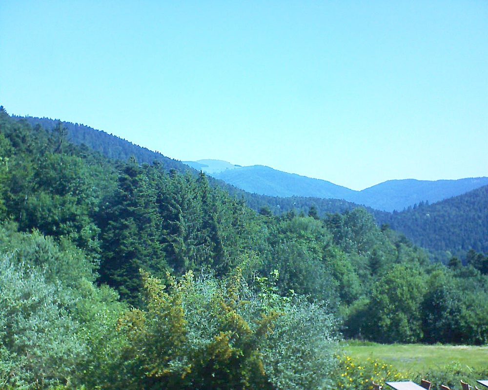 Le petit ballon vu depuis le Domaine Langmatt à Murbach le 02.07.2019 à 10:45 Le petit ballon (Alsace, Vosges) le 02.07.2019 à 10:45