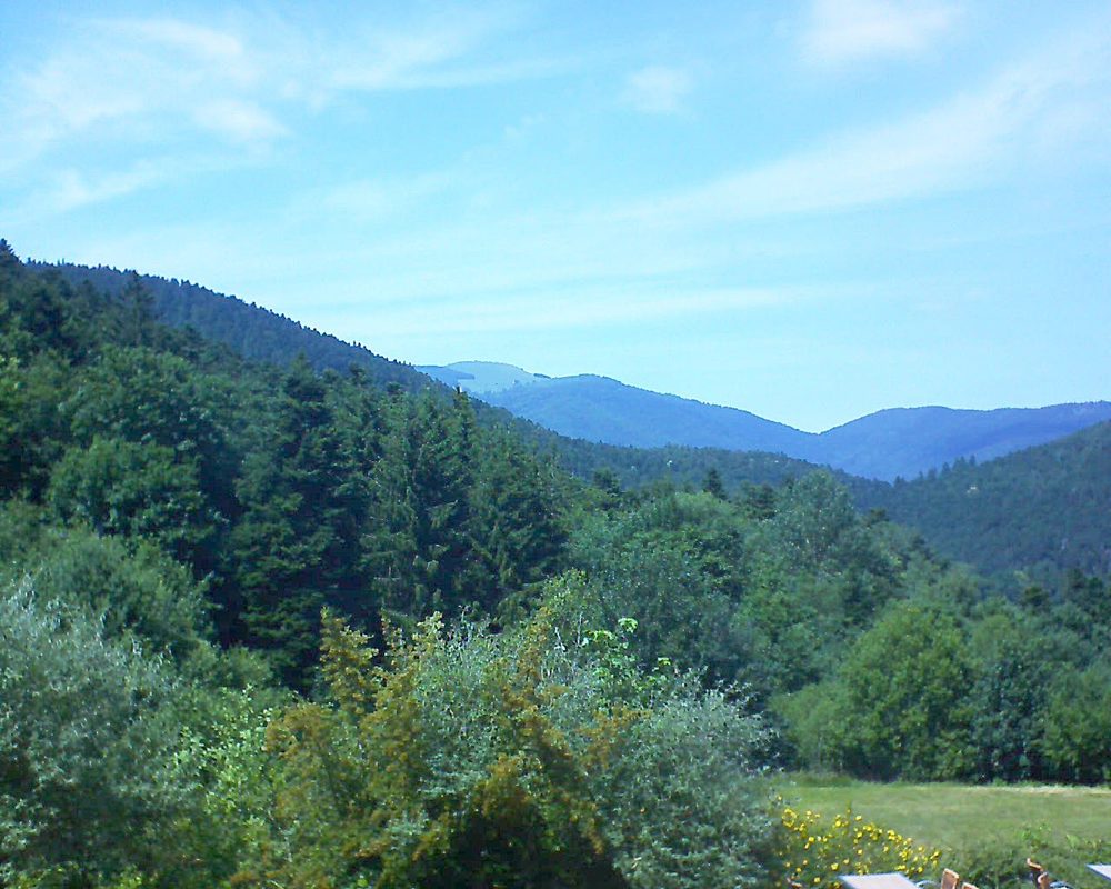 Le petit ballon vu depuis le Domaine Langmatt à Murbach le 03.07.2019 à 15:00 Le petit ballon (Alsace, Vosges) le 03.07.2019 à 15:00