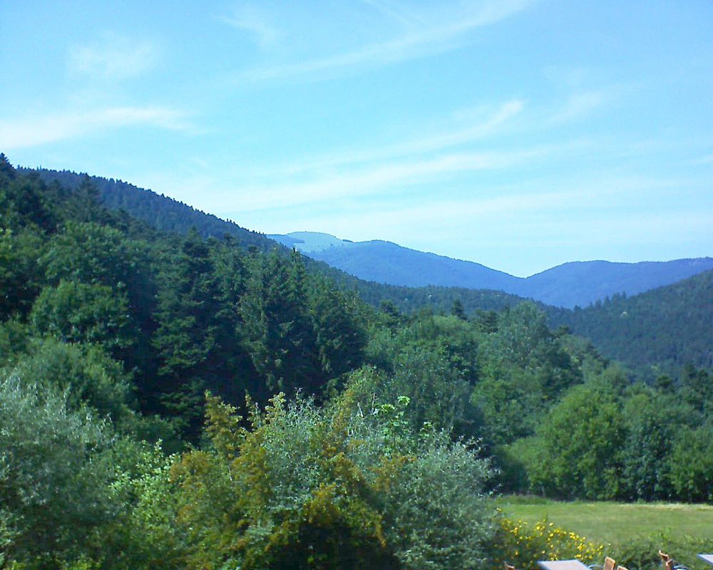 Le petit ballon vu depuis le Domaine Langmatt à Murbach le 03.07.2019 à 16:00 Le petit ballon (Alsace, Vosges) le 03.07.2019 à 16:00
