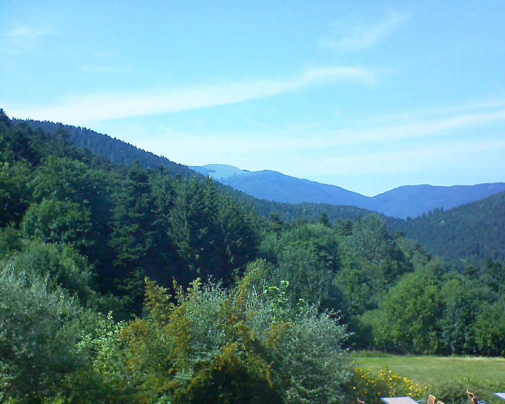 Le petit ballon vu depuis le Domaine Langmatt à Murbach le 03.07.2019 à 16:15 Le petit ballon (Alsace, Vosges) le 03.07.2019 à 16:15