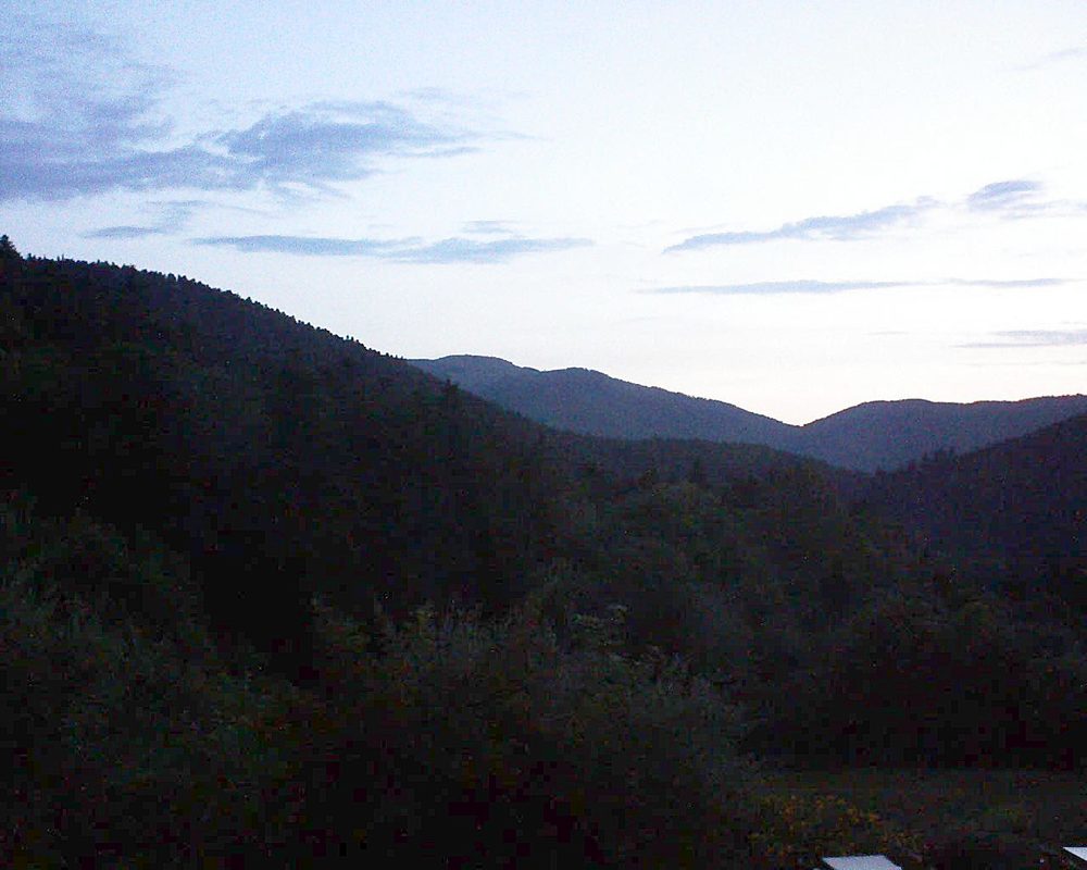 Le petit ballon vu depuis le Domaine Langmatt à Murbach le 04.07.2019 à 05:15 Le petit ballon (Alsace, Vosges) le 04.07.2019 à 05:15