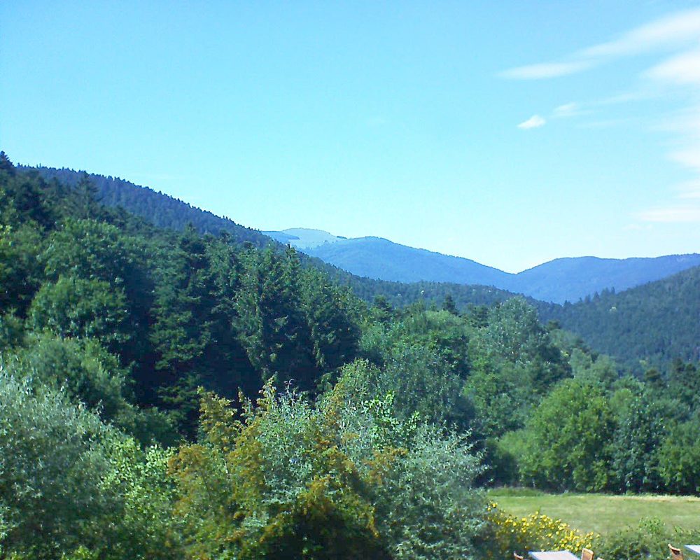 Le petit ballon vu depuis le Domaine Langmatt à Murbach le 05.07.2019 à 16:00 Le petit ballon (Alsace, Vosges) le 05.07.2019 à 16:00