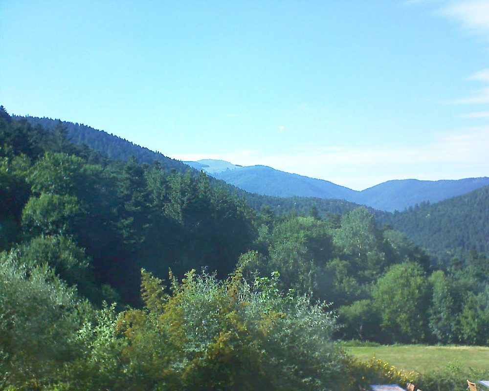 Le petit ballon vu depuis le Domaine Langmatt à Murbach le 05.07.2019 à 17:45 Le petit ballon (Alsace, Vosges) le 05.07.2019 à 17:45